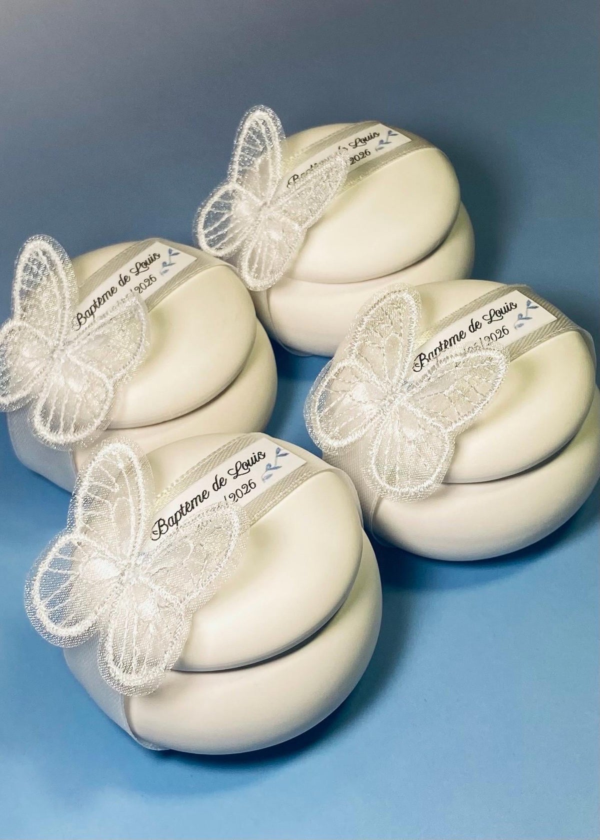 Bougie personnalisée Baptême & Mariage – Étiquette florale bleue