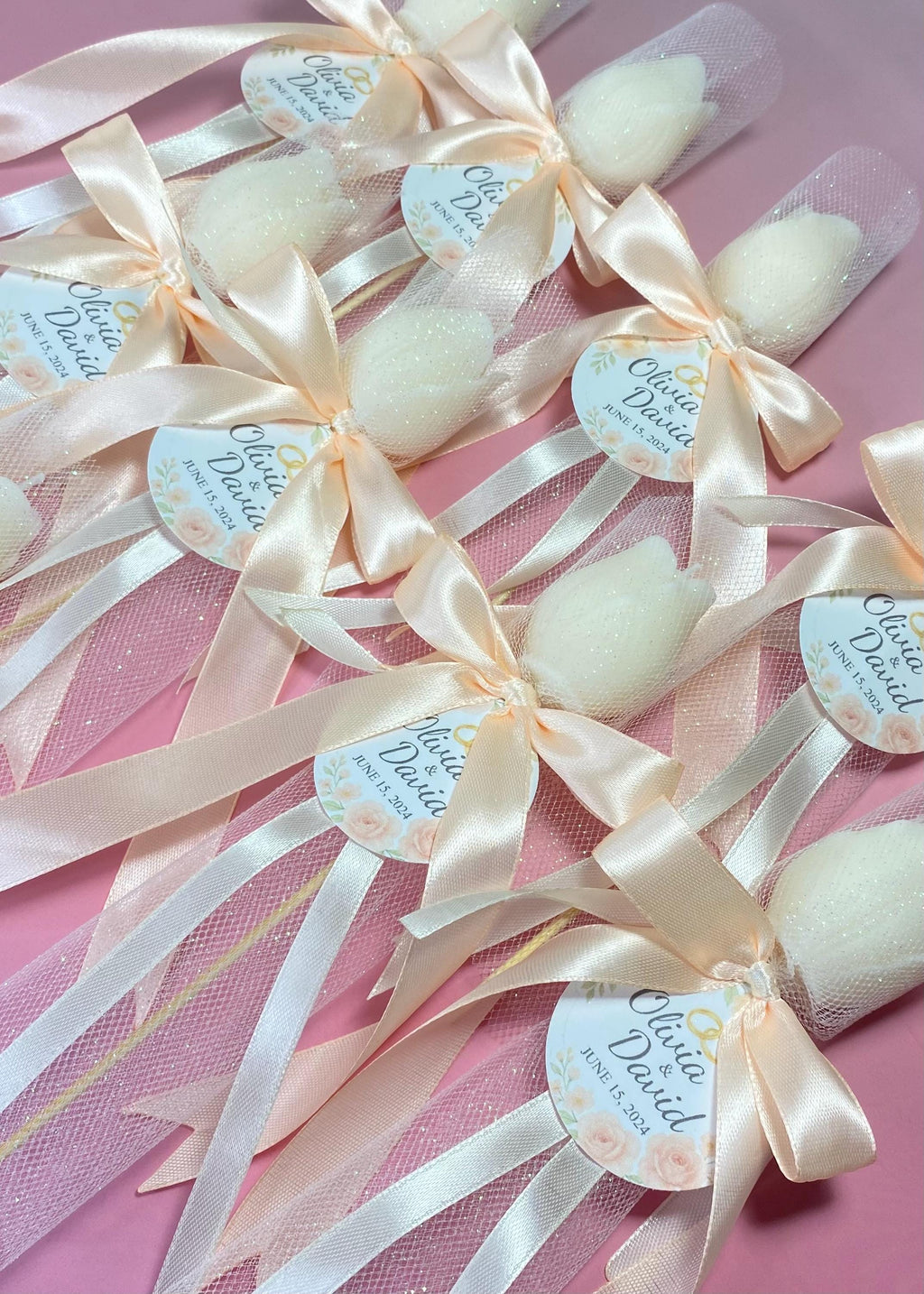 Gepersonaliseerde geurkaars in tulpvorm – Gastencadeau voor bruiloft & doop