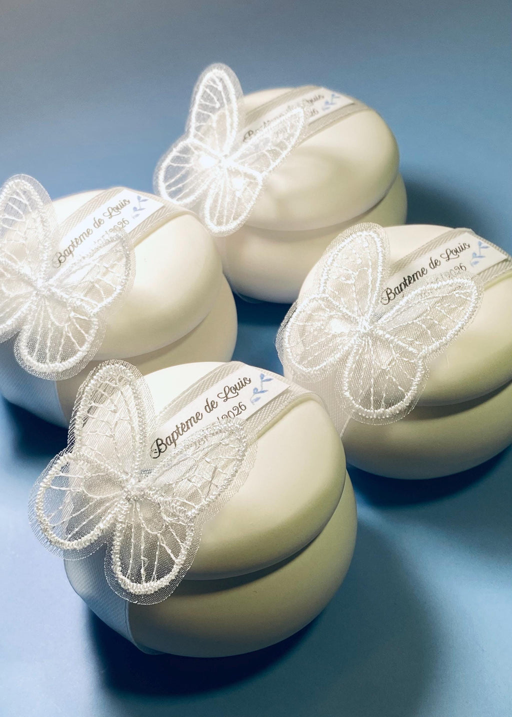 Bougie personnalisée Baptême & Mariage – Étiquette florale bleue